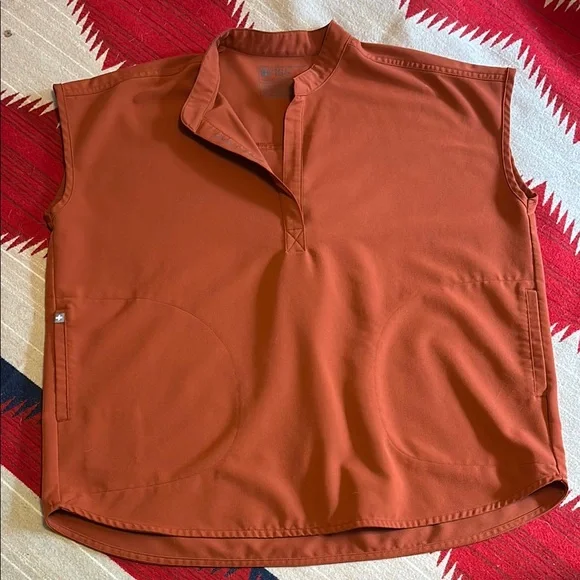 Women’s Figs Rafaela medium rust/burnt orange scrub top - Picture 1 of 4